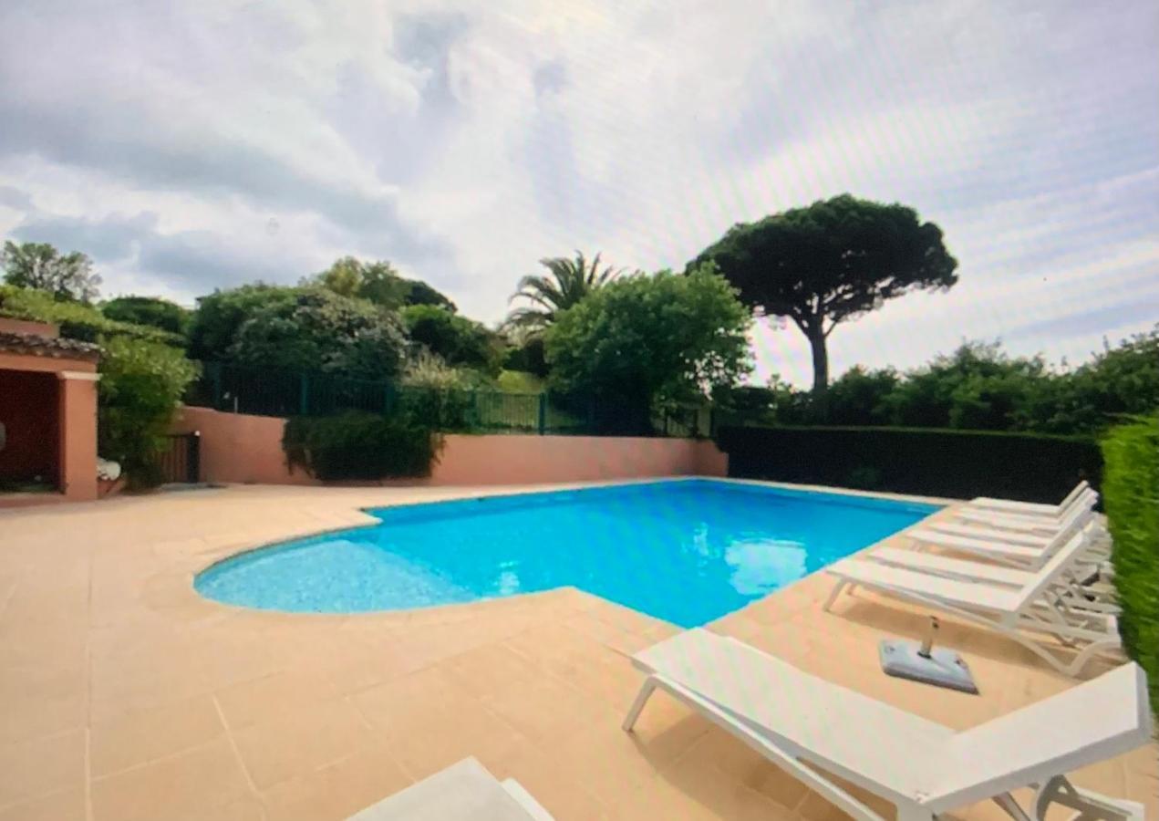 Villa Vue Mer Donnant Sur Le Golfe De St Tropez, 2 Chambres, 6 Pers, Piscine Commune Saint-Tropez Esterno foto